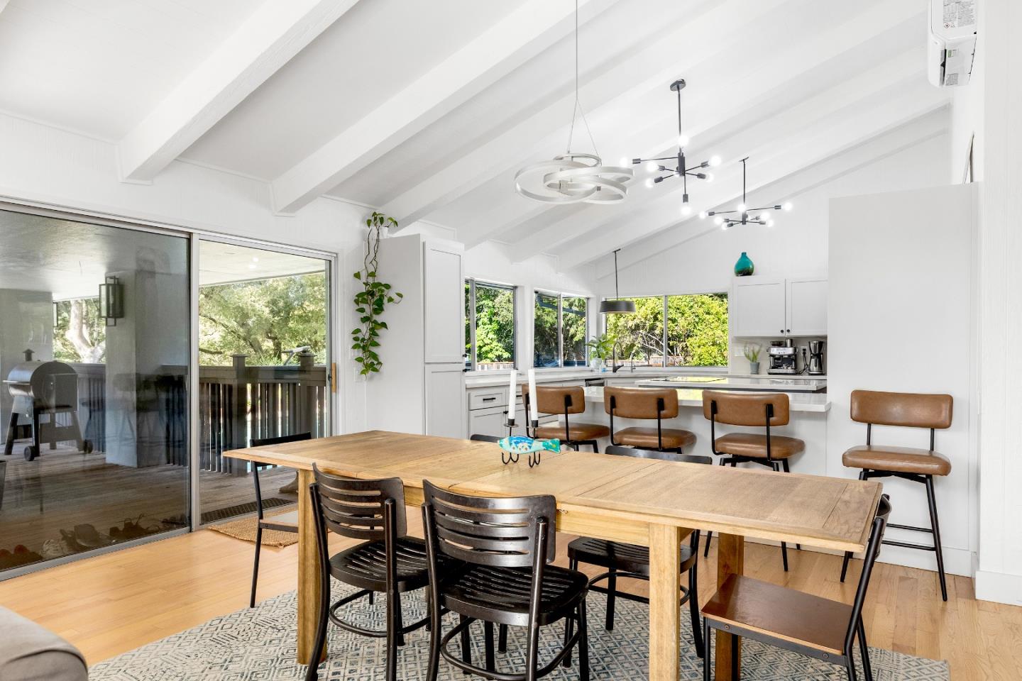 Detail Gallery Image 16 of 68 For 188 Kelly Ln, Santa Cruz,  CA 95060 - 5 Beds | 3 Baths