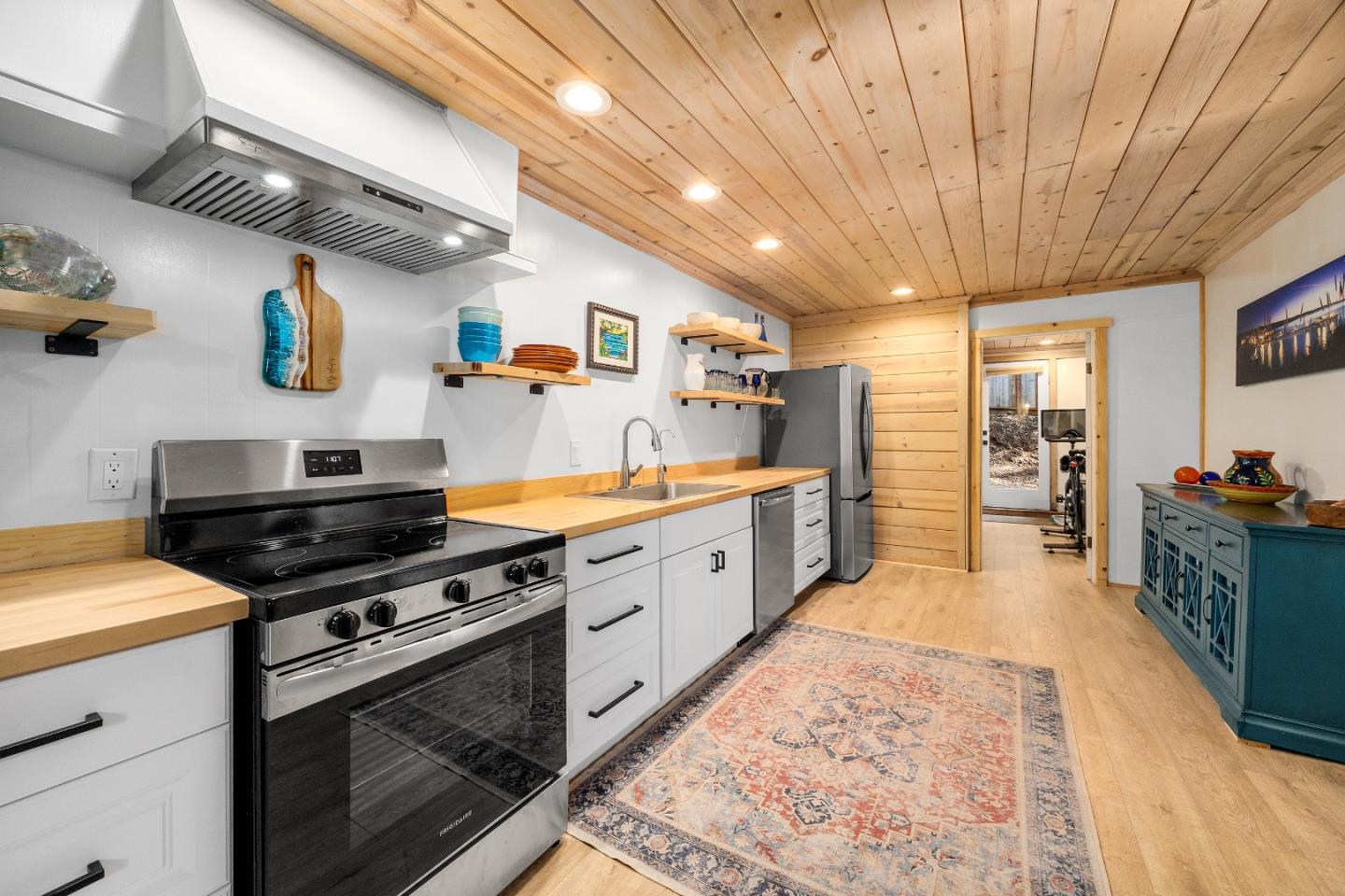 Detail Gallery Image 33 of 68 For 188 Kelly Ln, Santa Cruz,  CA 95060 - 5 Beds | 3 Baths