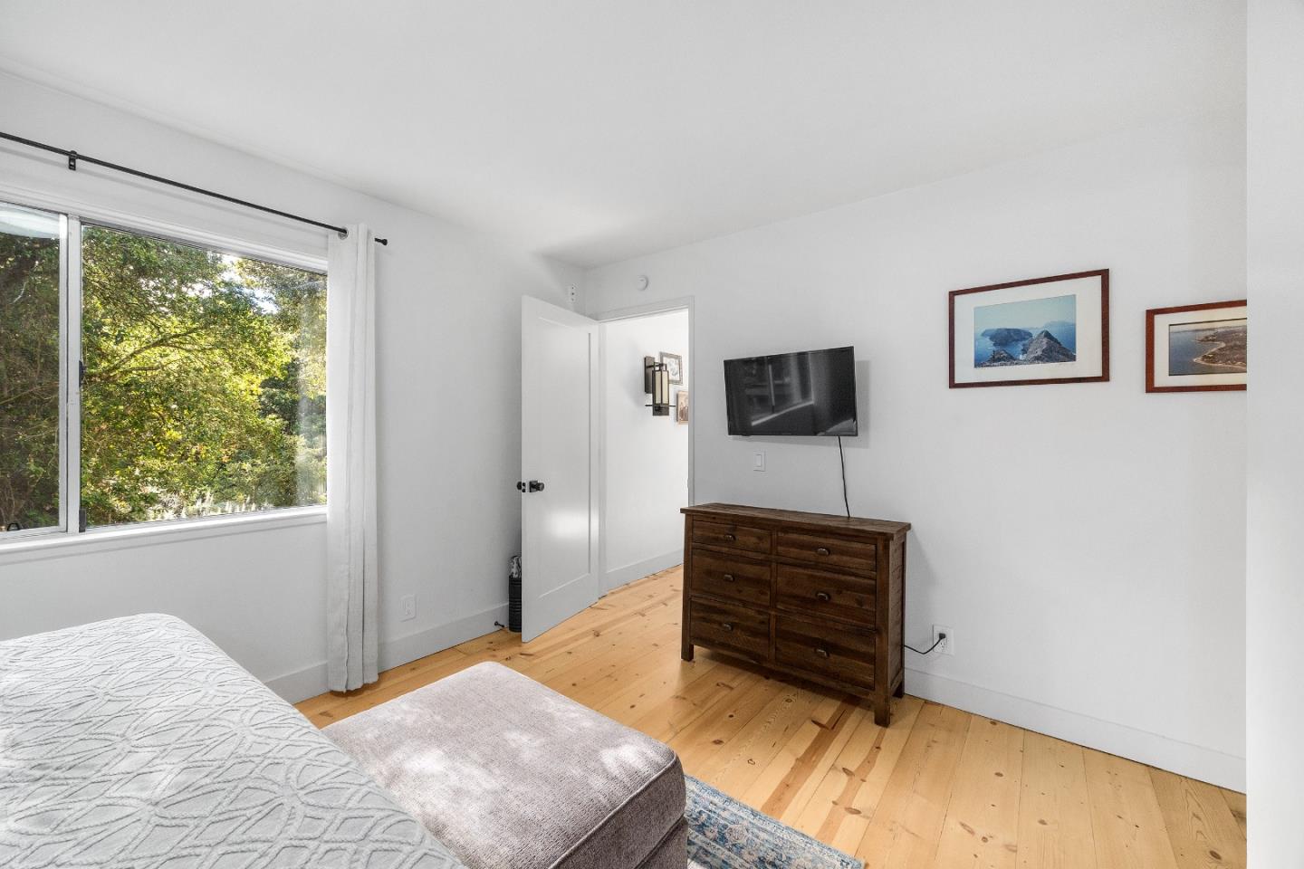 Detail Gallery Image 37 of 68 For 188 Kelly Ln, Santa Cruz,  CA 95060 - 5 Beds | 3 Baths