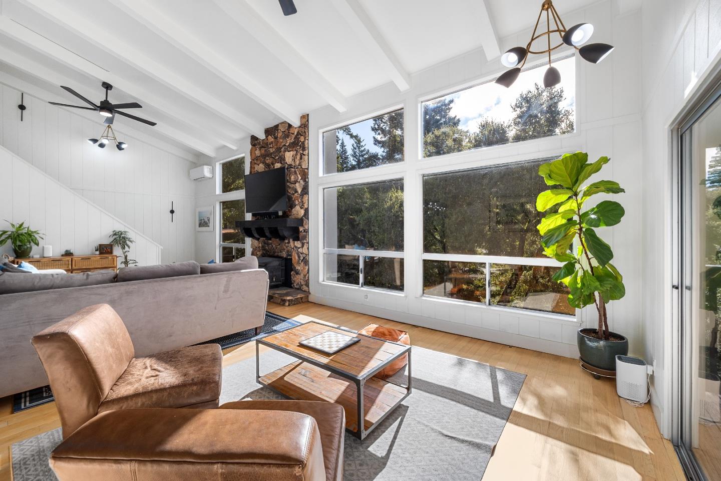 Detail Gallery Image 7 of 68 For 188 Kelly Ln, Santa Cruz,  CA 95060 - 5 Beds | 3 Baths