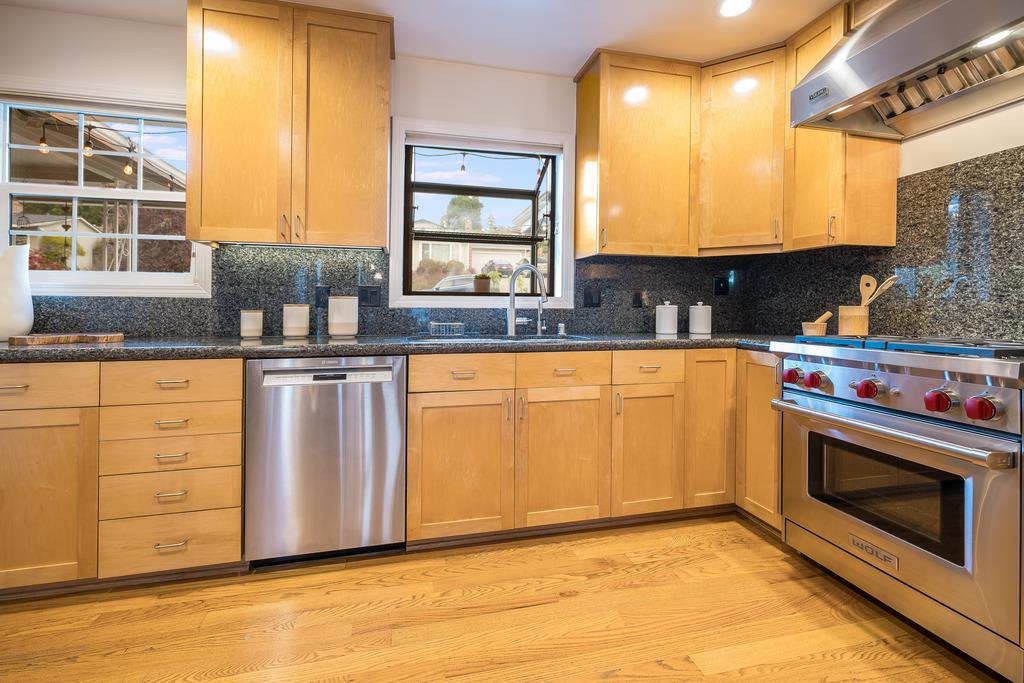 Detail Gallery Image 12 of 58 For 1342 Bel Aire Rd, San Mateo,  CA 94402 - 4 Beds | 3 Baths