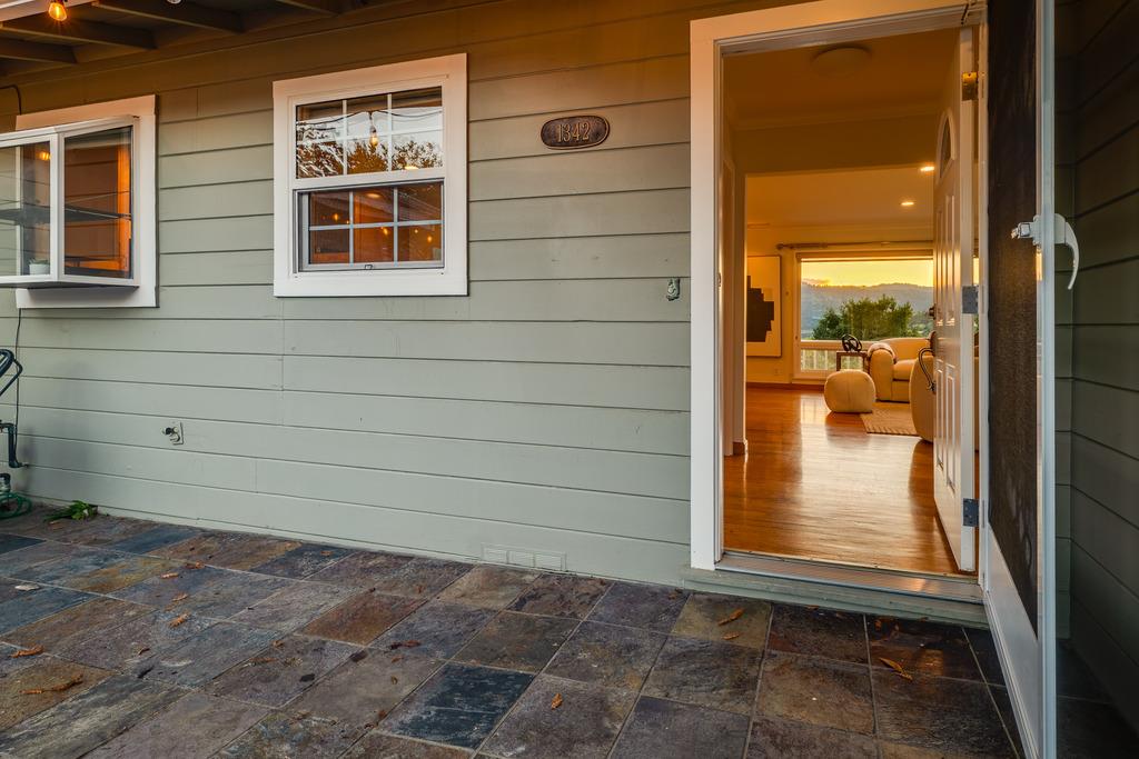 Detail Gallery Image 33 of 58 For 1342 Bel Aire Rd, San Mateo,  CA 94402 - 4 Beds | 3 Baths