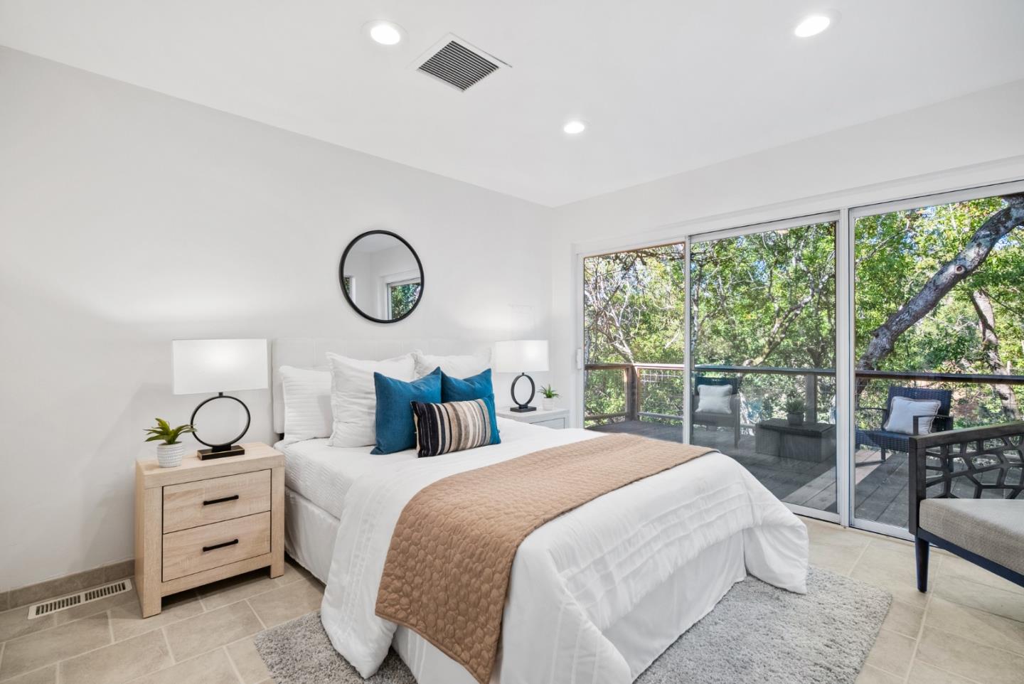 Detail Gallery Image 16 of 51 For 18 Wildwood Dr, San Mateo,  CA 94402 - 4 Beds | 3 Baths