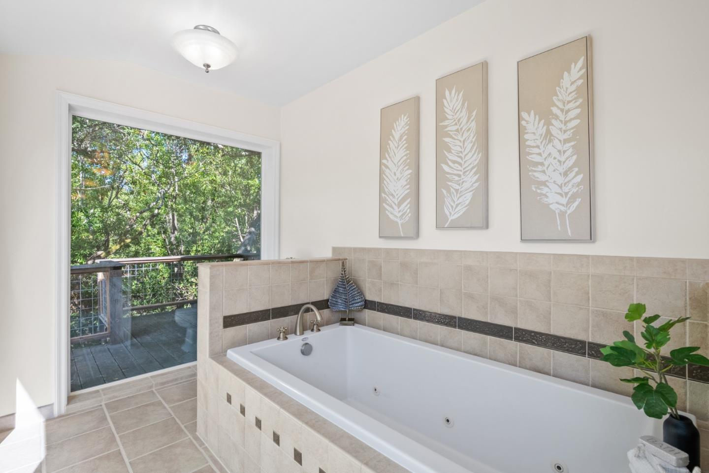 Detail Gallery Image 20 of 51 For 18 Wildwood Dr, San Mateo,  CA 94402 - 4 Beds | 3 Baths