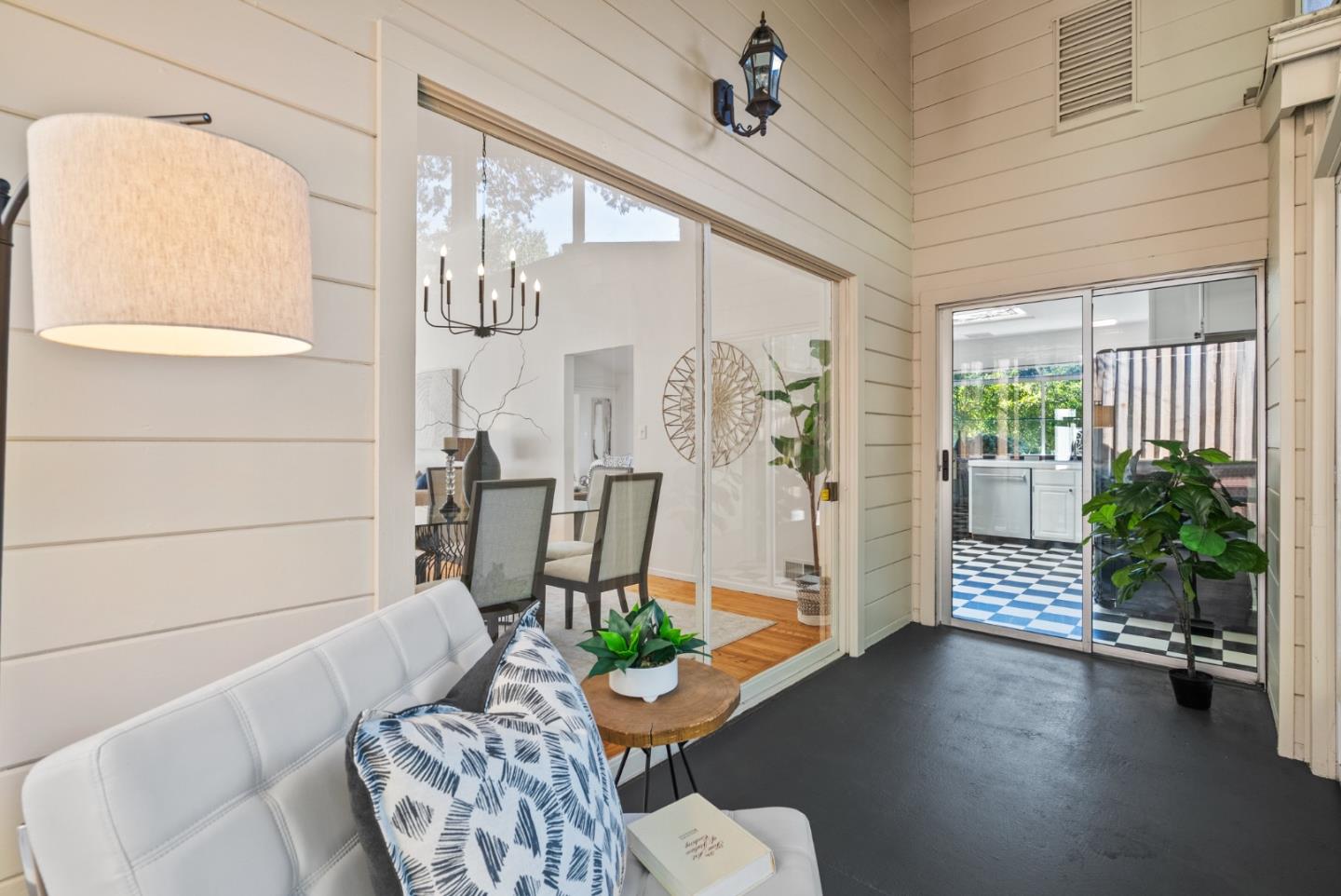 Detail Gallery Image 21 of 51 For 18 Wildwood Dr, San Mateo,  CA 94402 - 4 Beds | 3 Baths