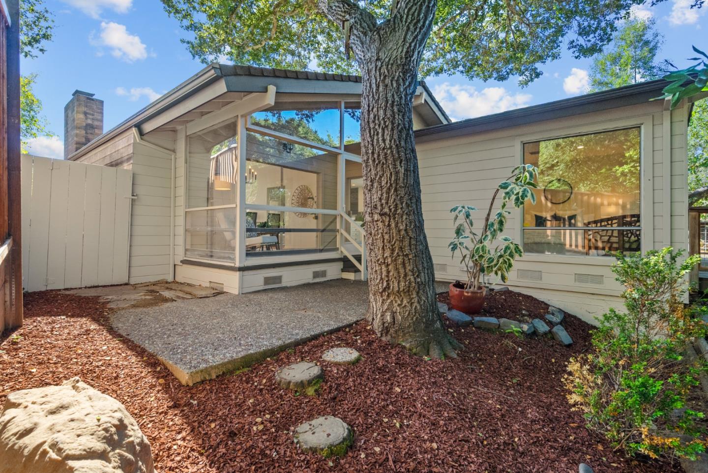 Detail Gallery Image 24 of 51 For 18 Wildwood Dr, San Mateo,  CA 94402 - 4 Beds | 3 Baths