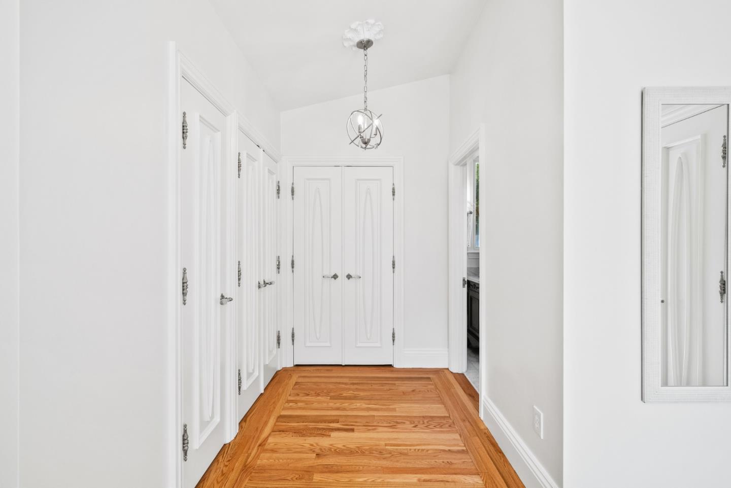 Detail Gallery Image 36 of 51 For 18 Wildwood Dr, San Mateo,  CA 94402 - 4 Beds | 3 Baths