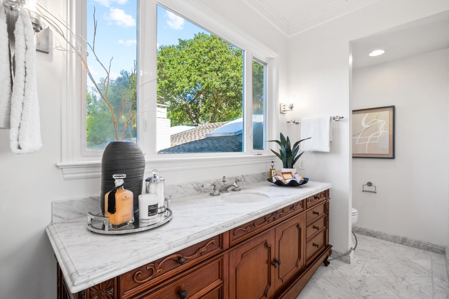 Detail Gallery Image 37 of 51 For 18 Wildwood Dr, San Mateo,  CA 94402 - 4 Beds | 3 Baths