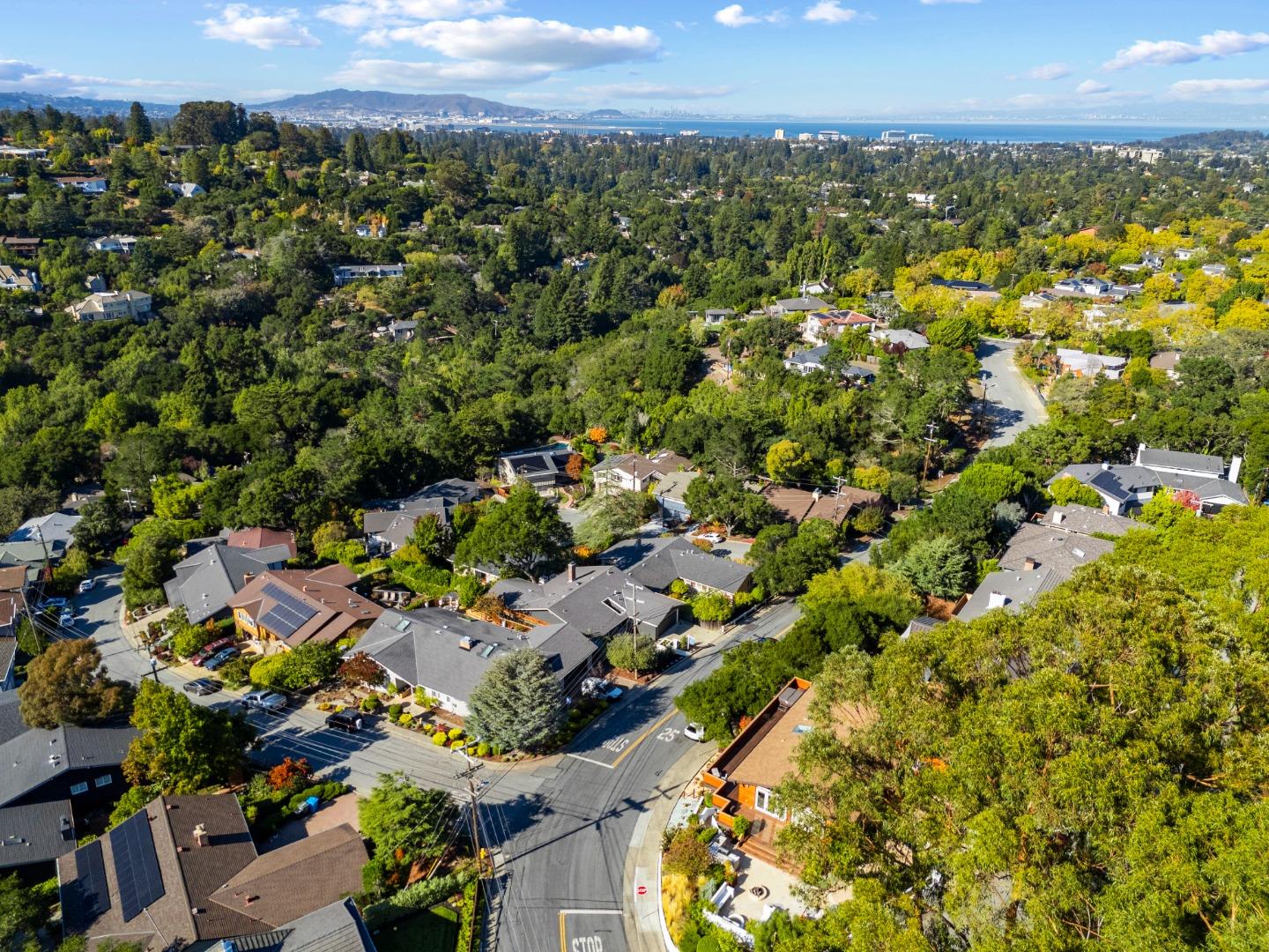 Detail Gallery Image 48 of 51 For 18 Wildwood Dr, San Mateo,  CA 94402 - 4 Beds | 3 Baths