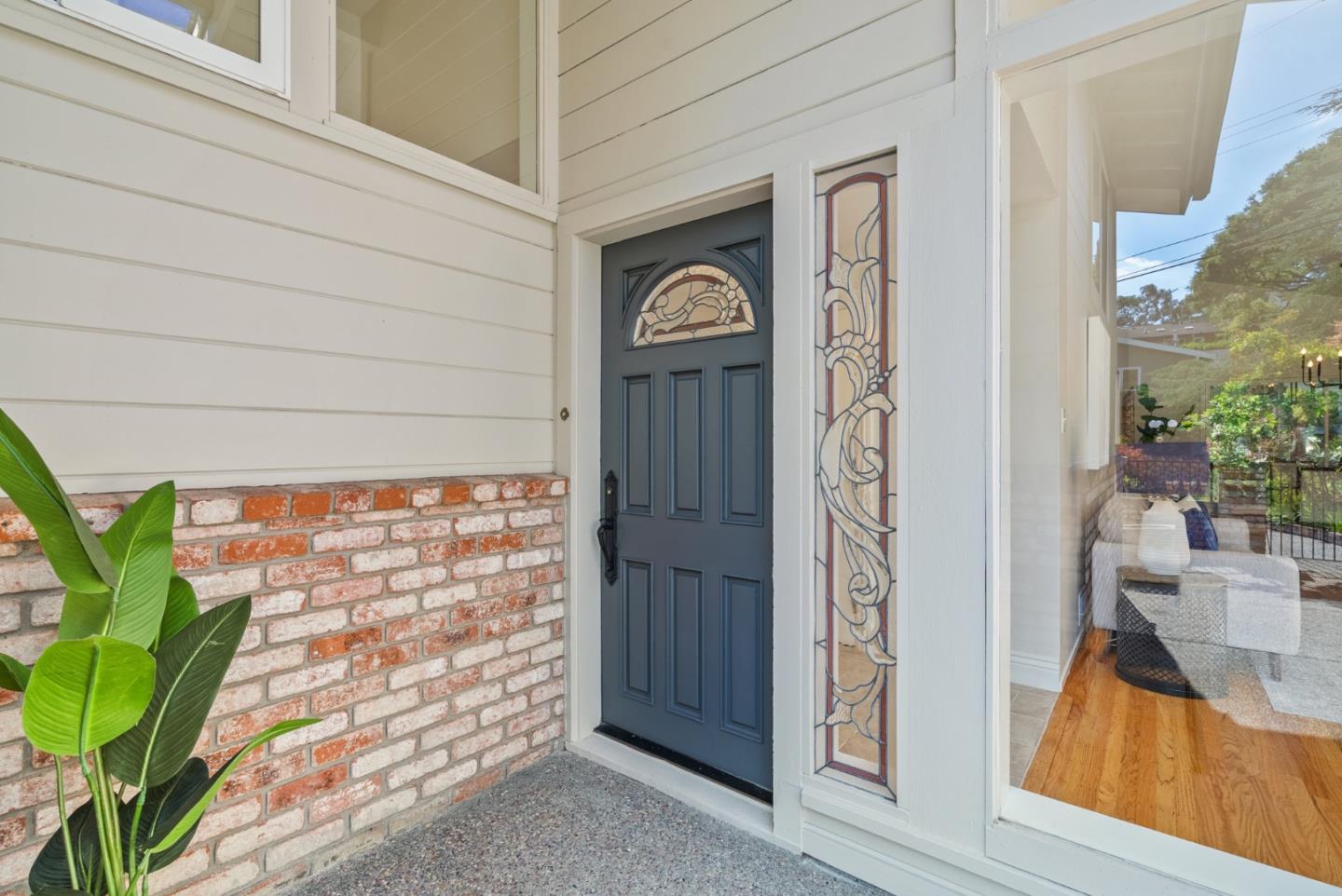 Detail Gallery Image 5 of 51 For 18 Wildwood Dr, San Mateo,  CA 94402 - 4 Beds | 3 Baths