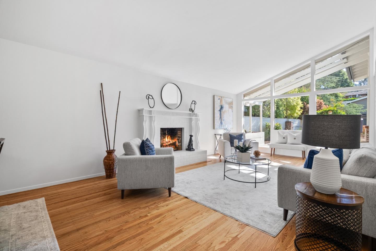 Detail Gallery Image 8 of 51 For 18 Wildwood Dr, San Mateo,  CA 94402 - 4 Beds | 3 Baths