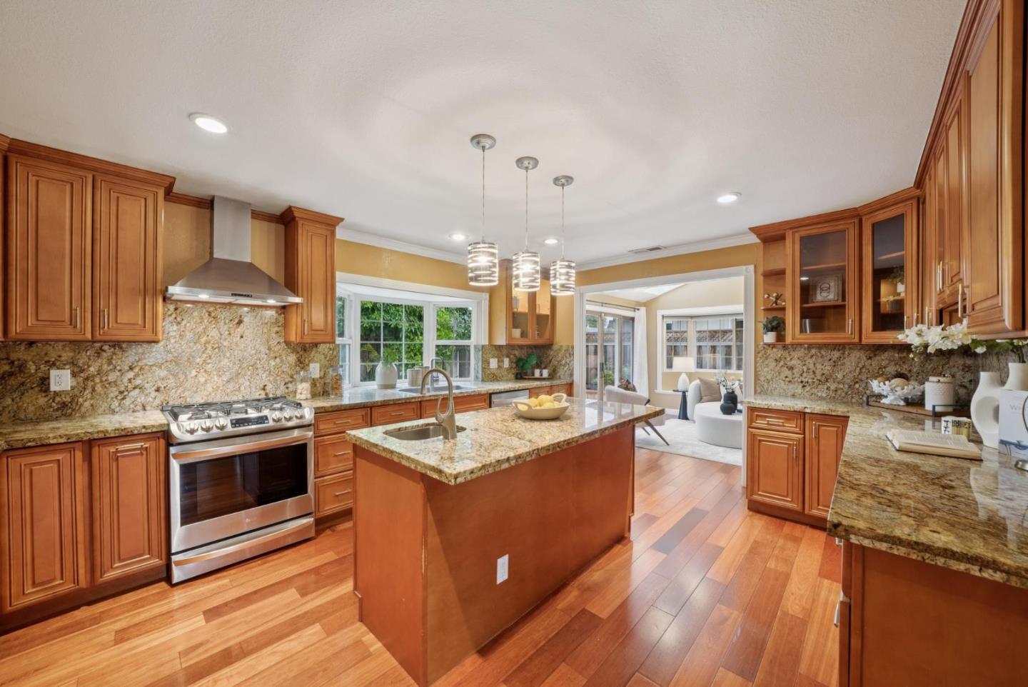 Detail Gallery Image 11 of 29 For 10388 Lansdale Ave, Cupertino,  CA 95014 - 3 Beds | 2 Baths