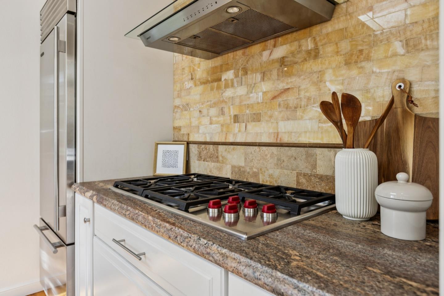 Detail Gallery Image 16 of 33 For 732 Paloma Ave, Burlingame,  CA 94010 - 2 Beds | 2 Baths