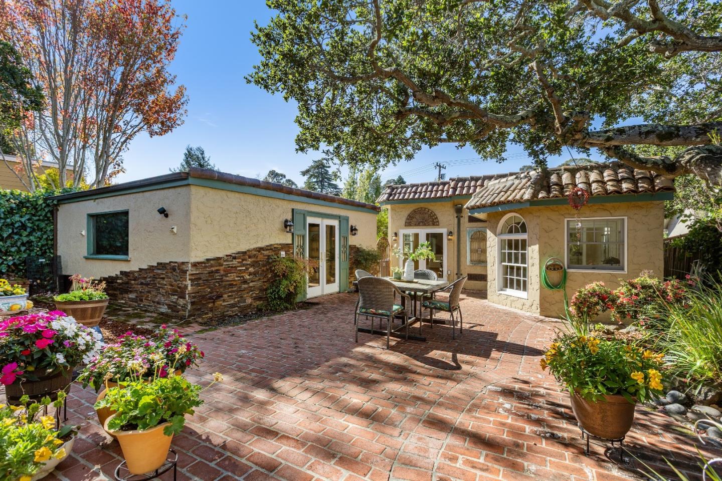 Detail Gallery Image 28 of 33 For 732 Paloma Ave, Burlingame,  CA 94010 - 2 Beds | 2 Baths