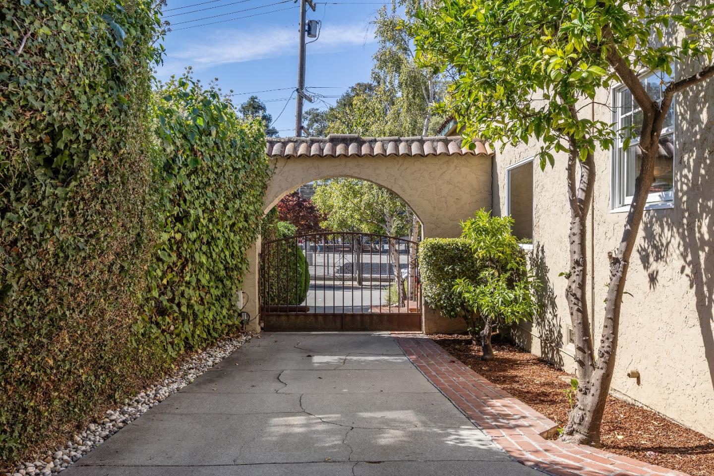 Detail Gallery Image 30 of 33 For 732 Paloma Ave, Burlingame,  CA 94010 - 2 Beds | 2 Baths