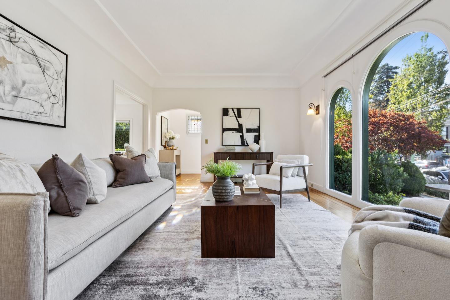 Detail Gallery Image 7 of 33 For 732 Paloma Ave, Burlingame,  CA 94010 - 2 Beds | 2 Baths