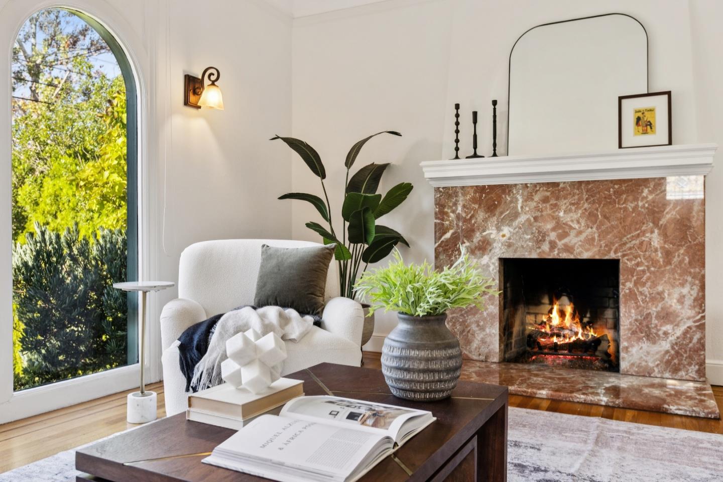 Detail Gallery Image 9 of 33 For 732 Paloma Ave, Burlingame,  CA 94010 - 2 Beds | 2 Baths