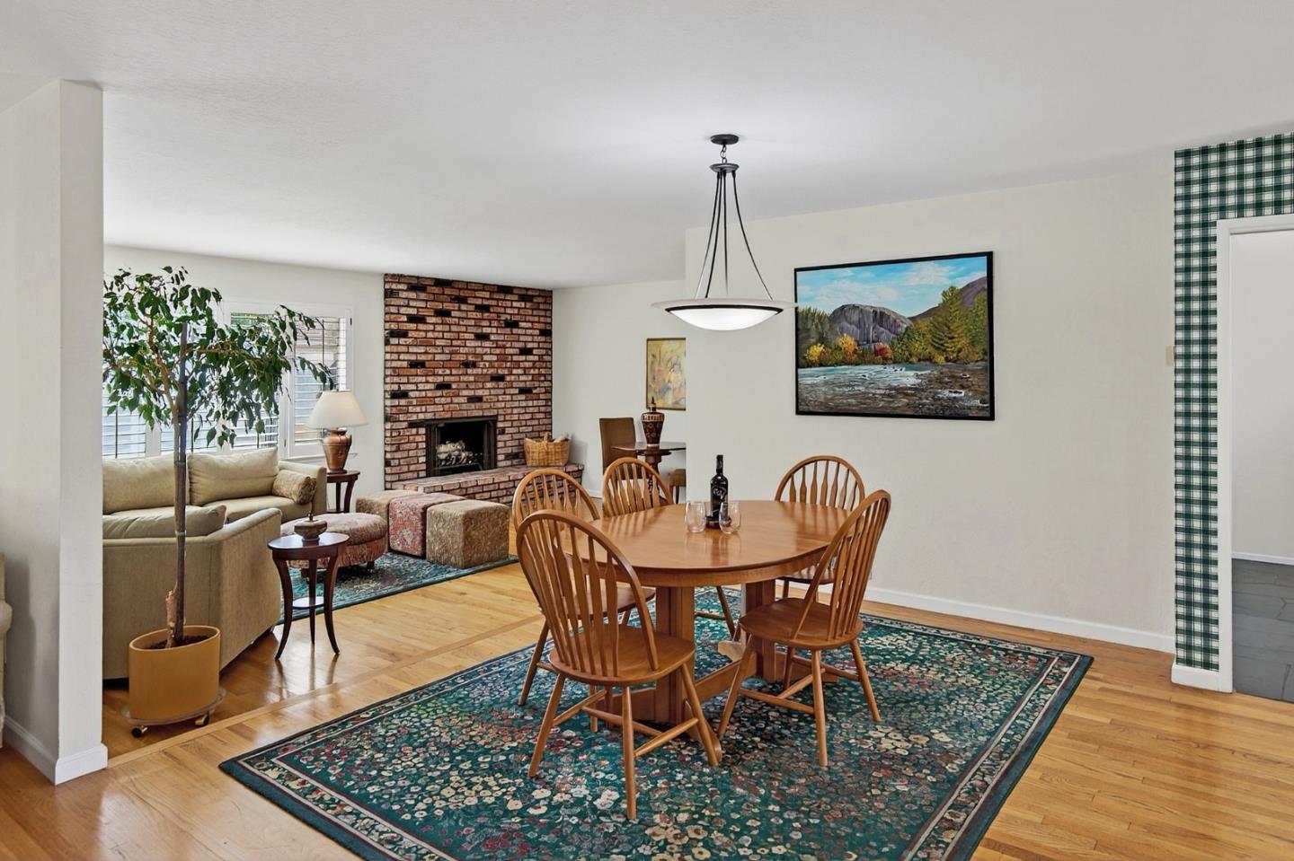 Detail Gallery Image 12 of 30 For 3370 Pearltone Dr, San Jose,  CA 95117 - 4 Beds | 2/1 Baths