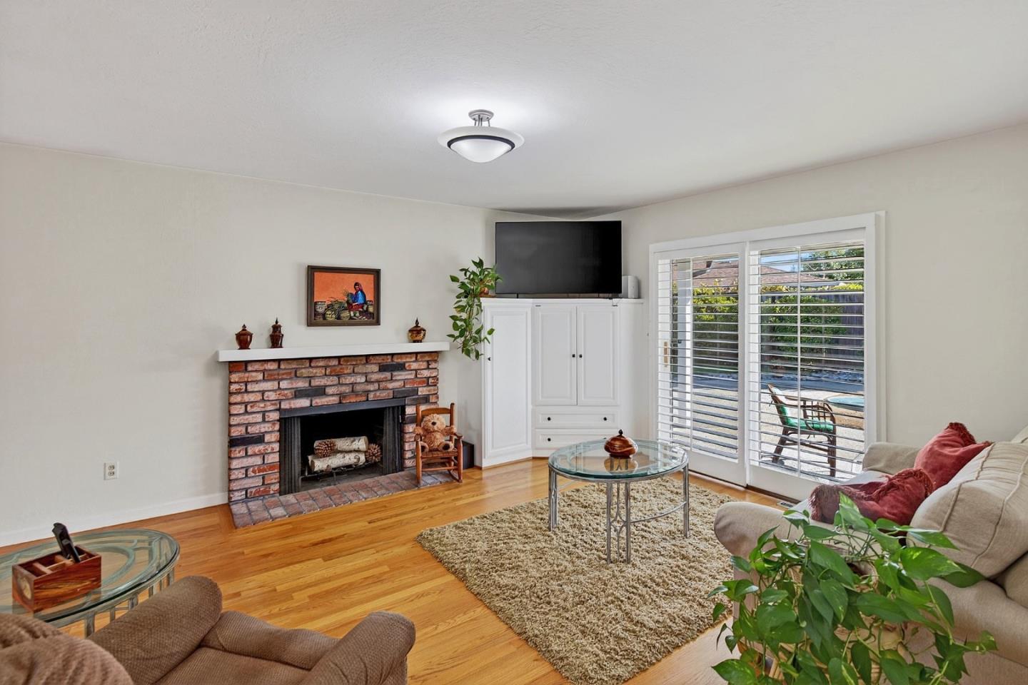 Detail Gallery Image 13 of 30 For 3370 Pearltone Dr, San Jose,  CA 95117 - 4 Beds | 2/1 Baths