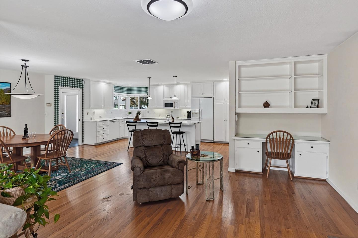 Detail Gallery Image 14 of 30 For 3370 Pearltone Dr, San Jose,  CA 95117 - 4 Beds | 2/1 Baths