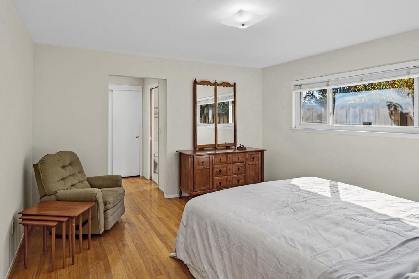 Detail Gallery Image 15 of 30 For 3370 Pearltone Dr, San Jose,  CA 95117 - 4 Beds | 2/1 Baths