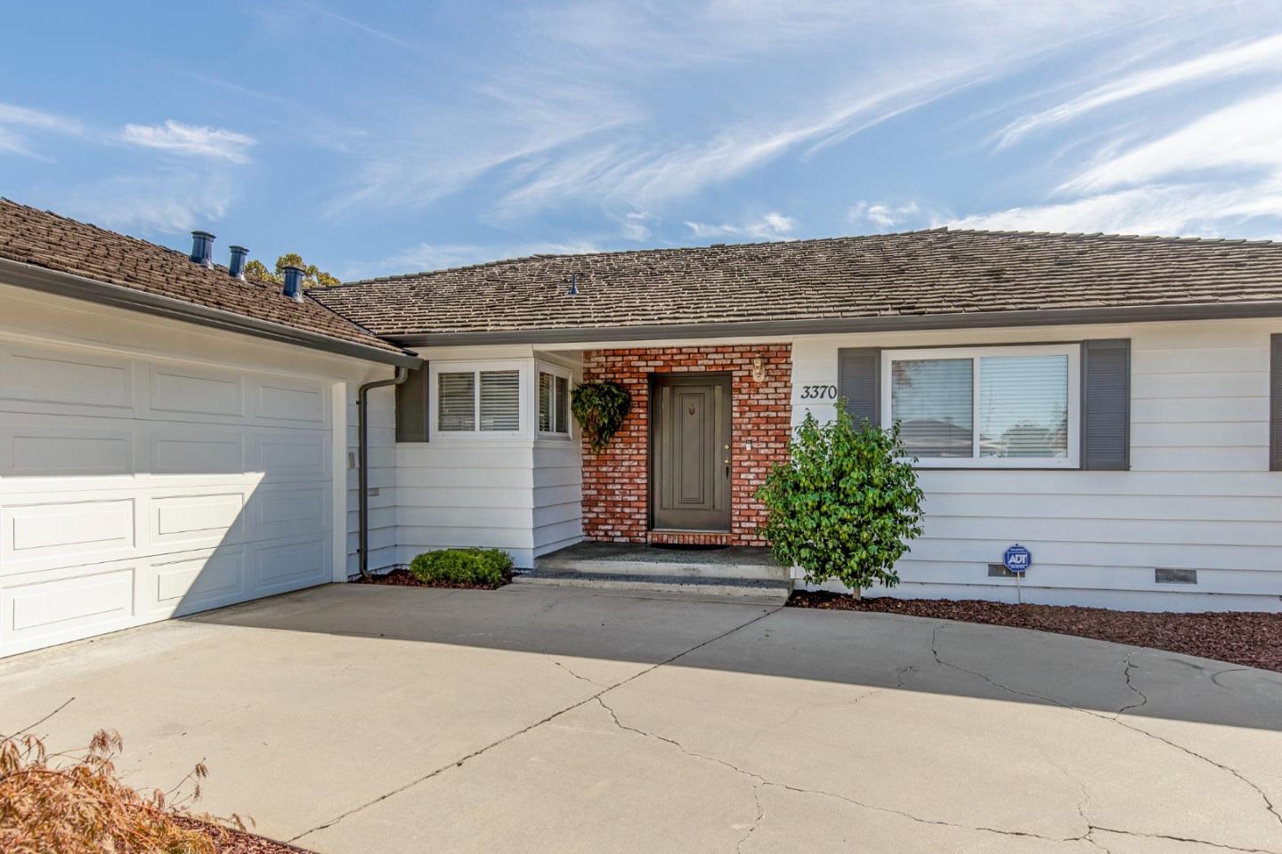 Detail Gallery Image 2 of 30 For 3370 Pearltone Dr, San Jose,  CA 95117 - 4 Beds | 2/1 Baths