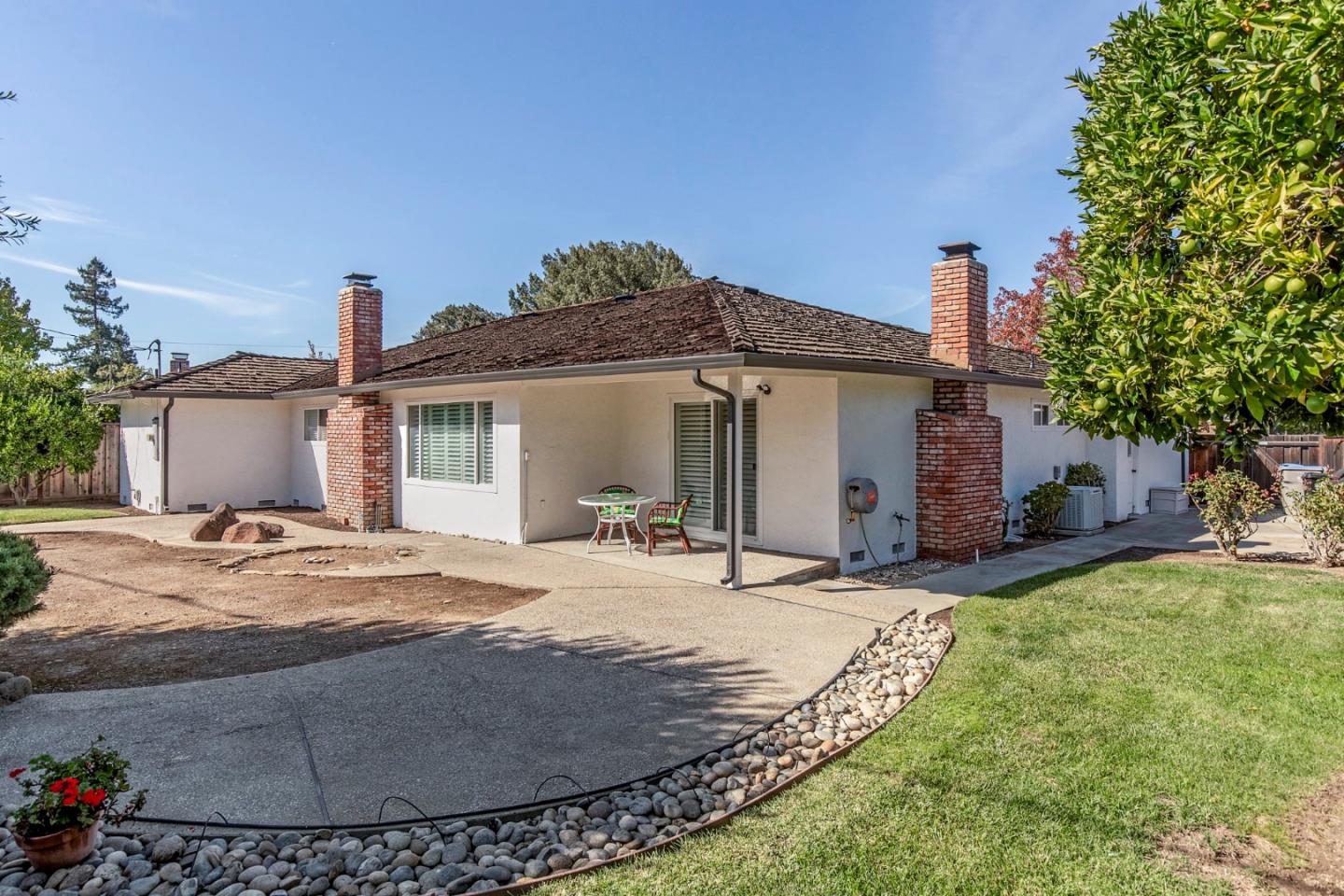 Detail Gallery Image 24 of 30 For 3370 Pearltone Dr, San Jose,  CA 95117 - 4 Beds | 2/1 Baths