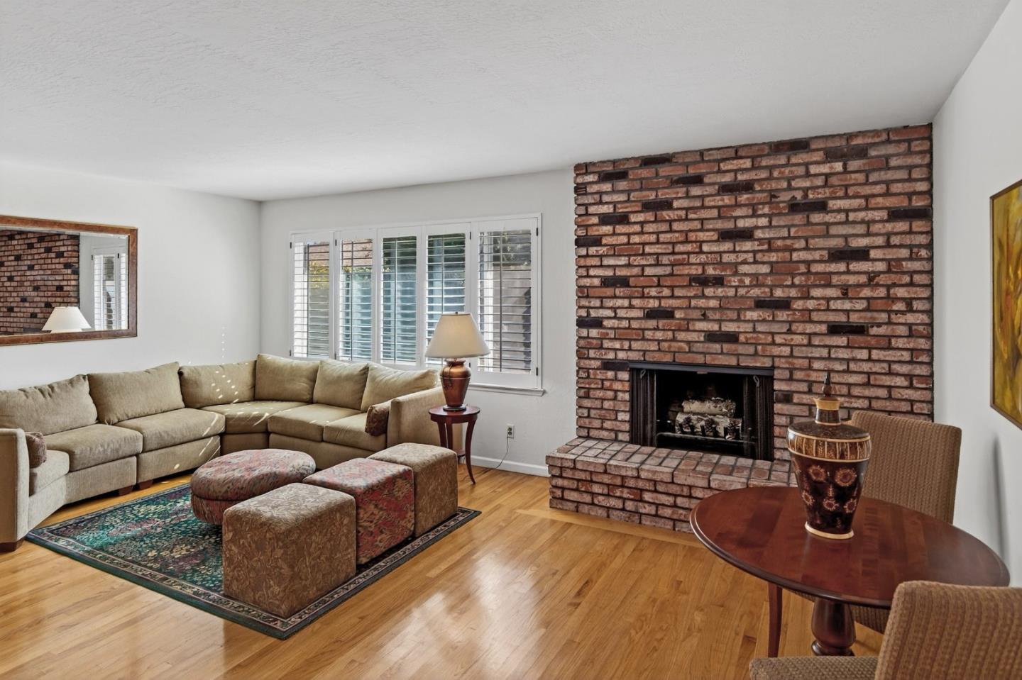 Detail Gallery Image 4 of 30 For 3370 Pearltone Dr, San Jose,  CA 95117 - 4 Beds | 2/1 Baths