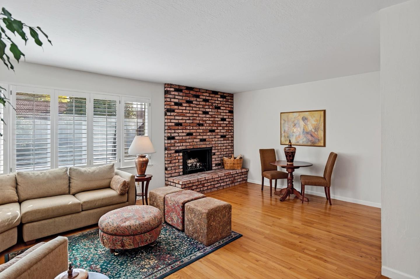 Detail Gallery Image 5 of 30 For 3370 Pearltone Dr, San Jose,  CA 95117 - 4 Beds | 2/1 Baths