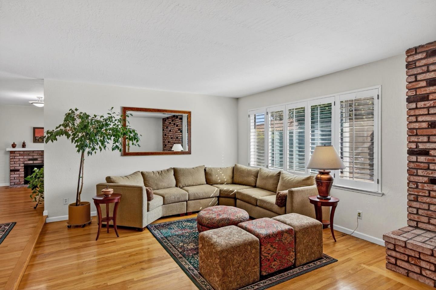 Detail Gallery Image 6 of 30 For 3370 Pearltone Dr, San Jose,  CA 95117 - 4 Beds | 2/1 Baths