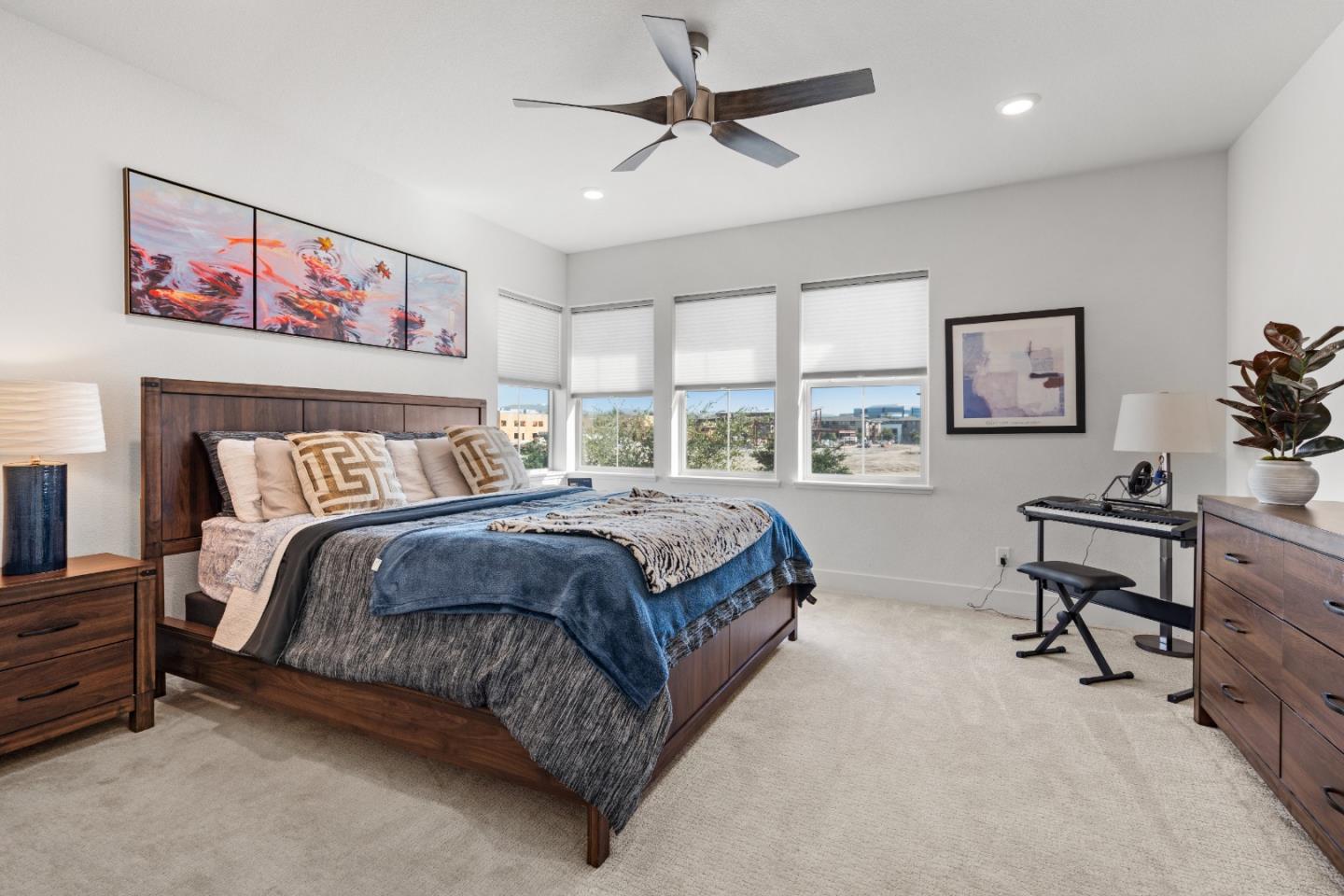 Detail Gallery Image 19 of 50 For 5828 Iron Horse Pkwy, Dublin,  CA 94568 - 5 Beds | 4 Baths