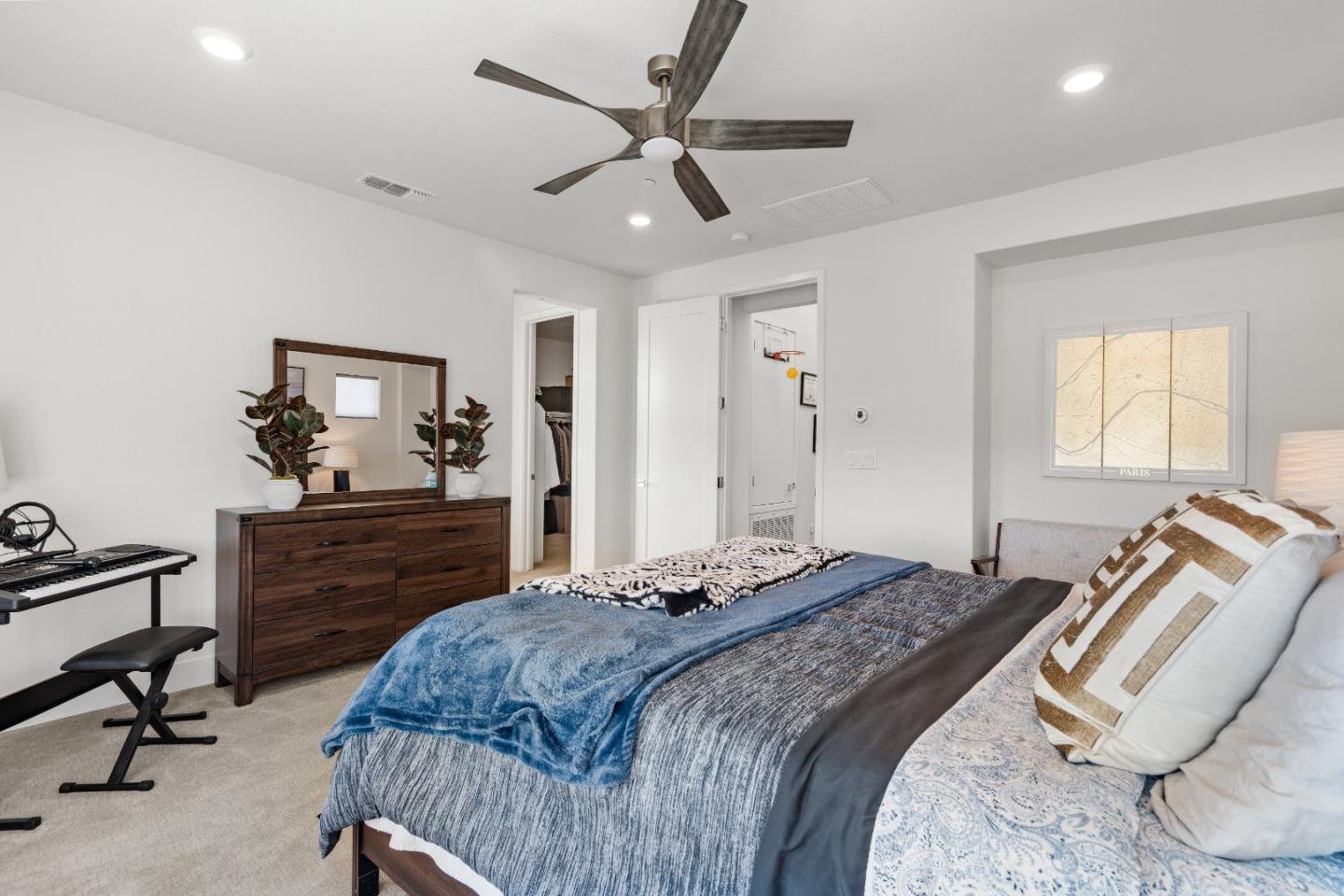 Detail Gallery Image 20 of 50 For 5828 Iron Horse Pkwy, Dublin,  CA 94568 - 5 Beds | 4 Baths