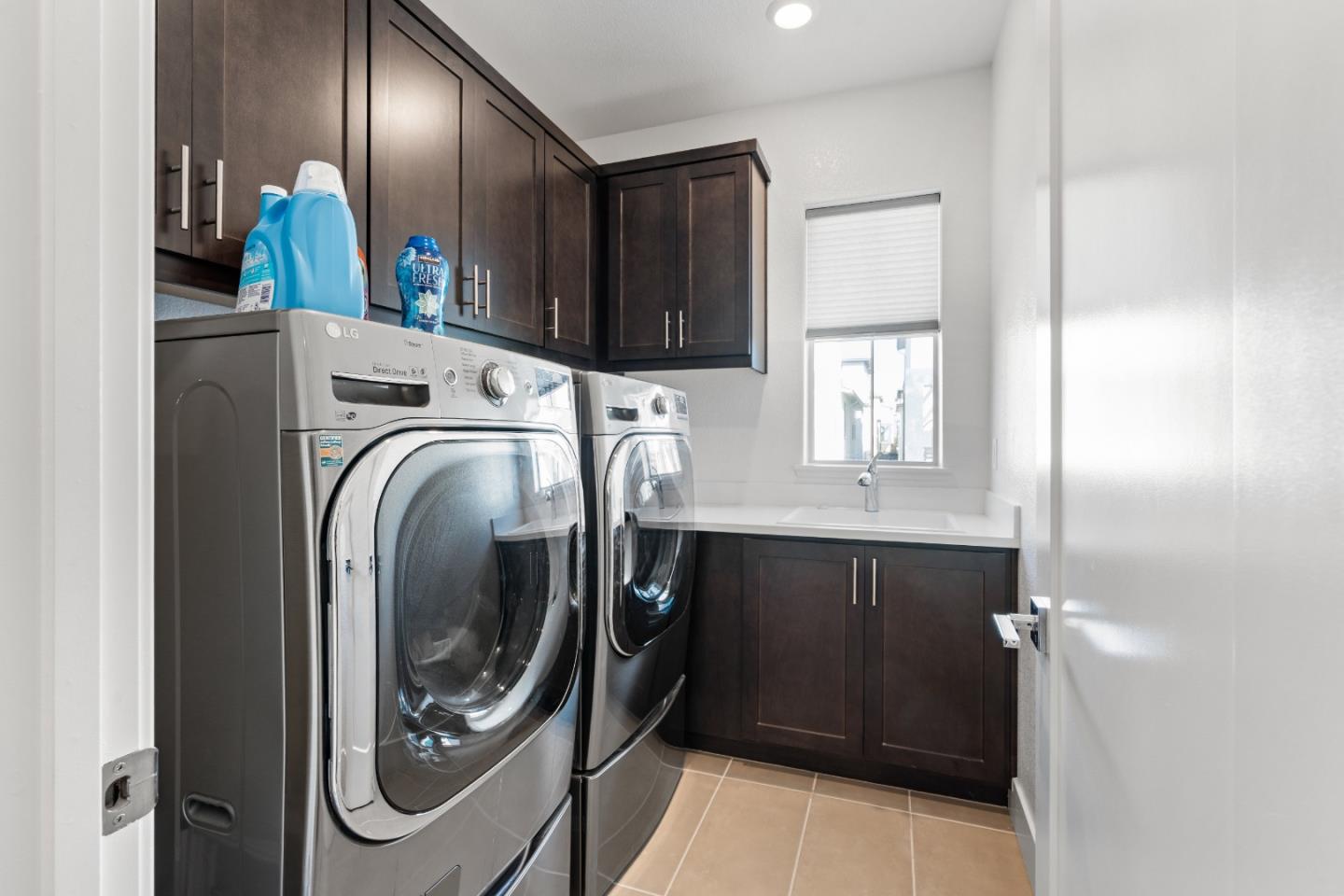 Detail Gallery Image 29 of 50 For 5828 Iron Horse Pkwy, Dublin,  CA 94568 - 5 Beds | 4 Baths