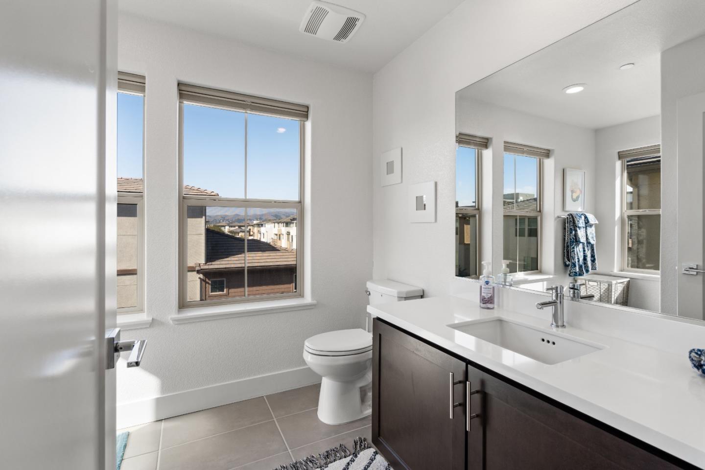 Detail Gallery Image 35 of 50 For 5828 Iron Horse Pkwy, Dublin,  CA 94568 - 5 Beds | 4 Baths