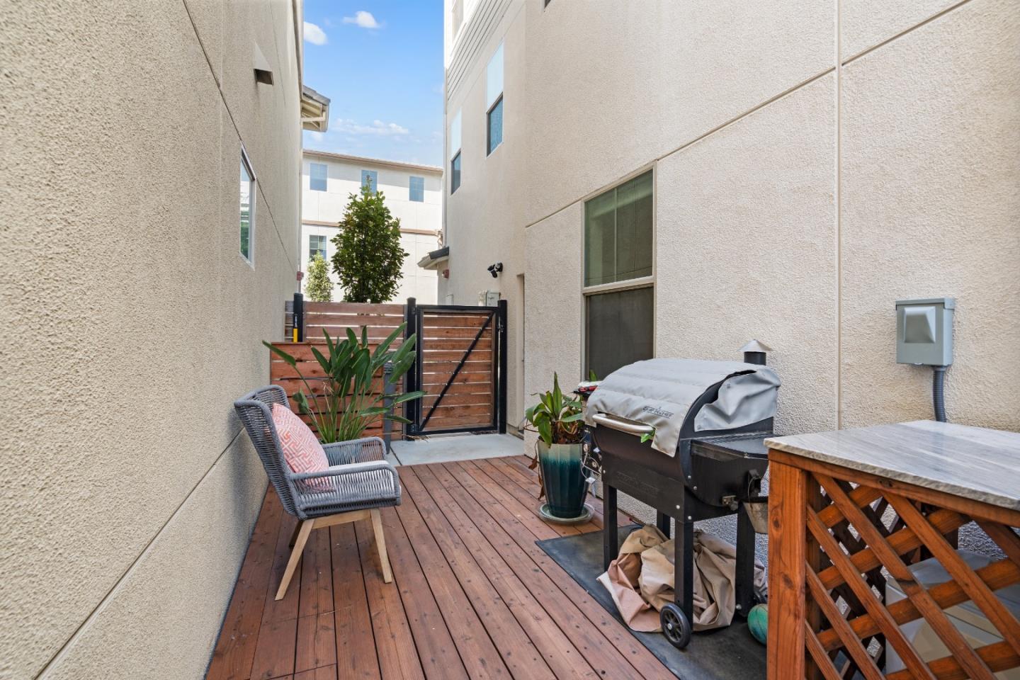 Detail Gallery Image 37 of 50 For 5828 Iron Horse Pkwy, Dublin,  CA 94568 - 5 Beds | 4 Baths