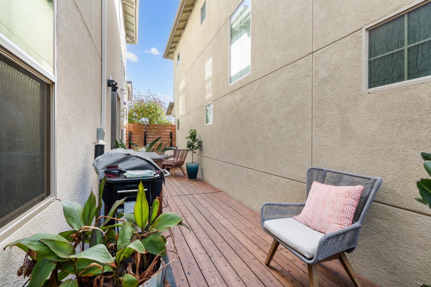 Detail Gallery Image 38 of 50 For 5828 Iron Horse Pkwy, Dublin,  CA 94568 - 5 Beds | 4 Baths