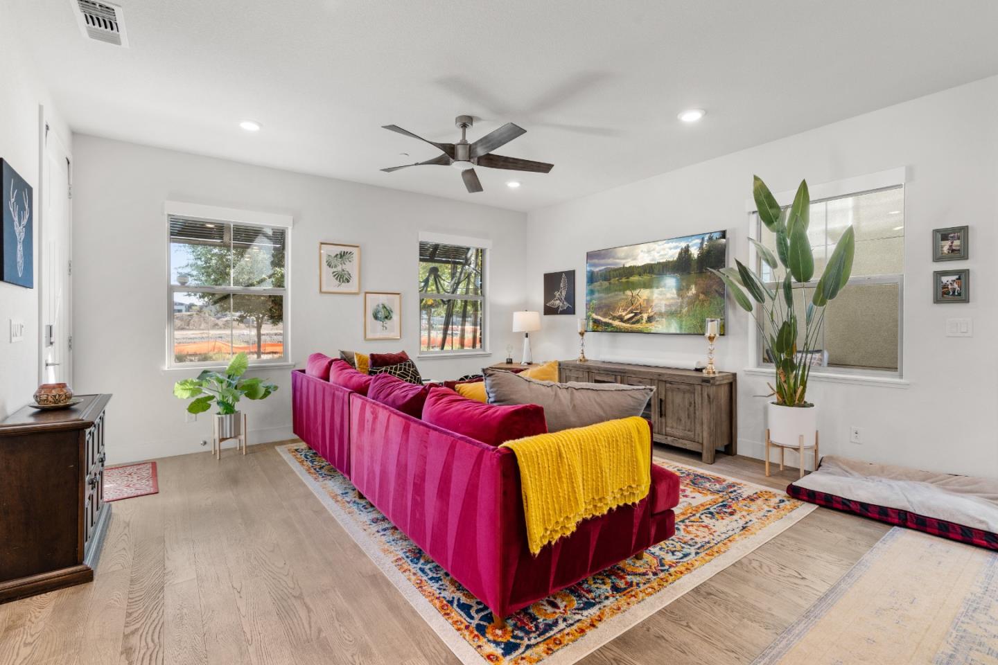 Detail Gallery Image 6 of 50 For 5828 Iron Horse Pkwy, Dublin,  CA 94568 - 5 Beds | 4 Baths