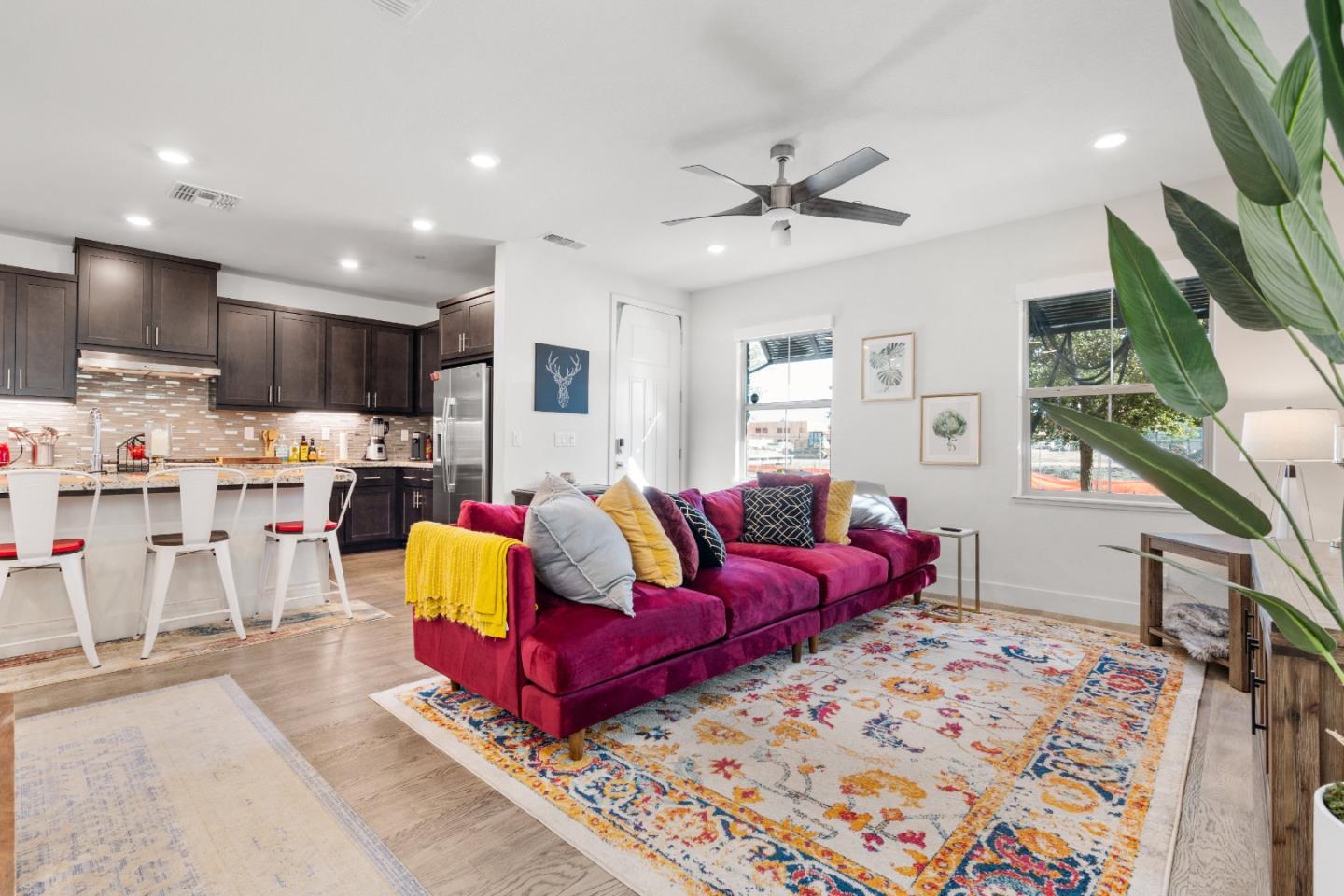 Detail Gallery Image 7 of 50 For 5828 Iron Horse Pkwy, Dublin,  CA 94568 - 5 Beds | 4 Baths