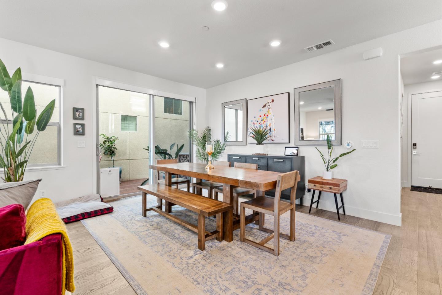 Detail Gallery Image 8 of 50 For 5828 Iron Horse Pkwy, Dublin,  CA 94568 - 5 Beds | 4 Baths