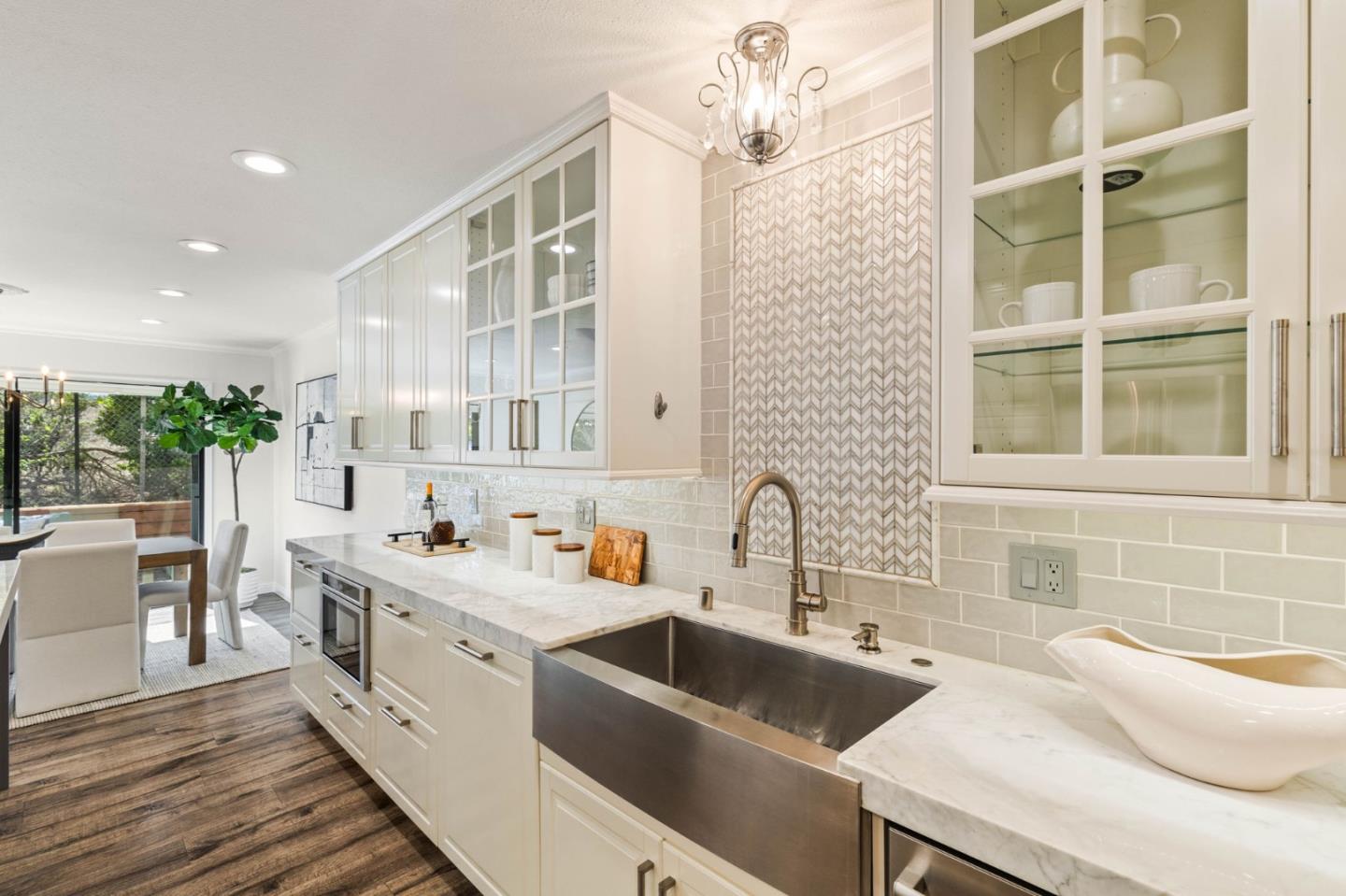 Detail Gallery Image 10 of 56 For 11 Lilly Ln, San Carlos,  CA 94070 - 3 Beds | 2/1 Baths