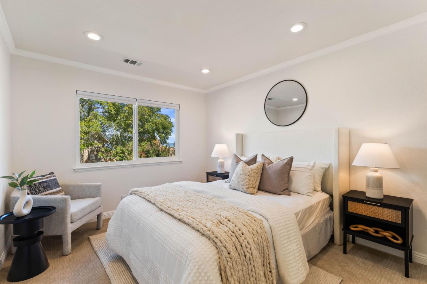 Detail Gallery Image 17 of 56 For 11 Lilly Ln, San Carlos,  CA 94070 - 3 Beds | 2/1 Baths