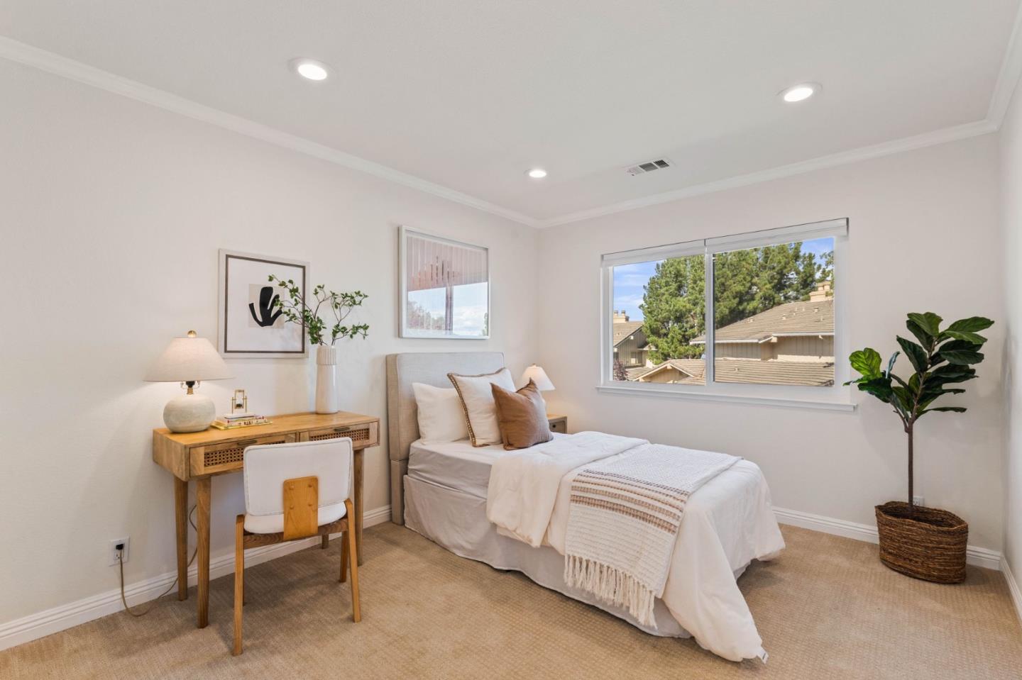 Detail Gallery Image 18 of 56 For 11 Lilly Ln, San Carlos,  CA 94070 - 3 Beds | 2/1 Baths