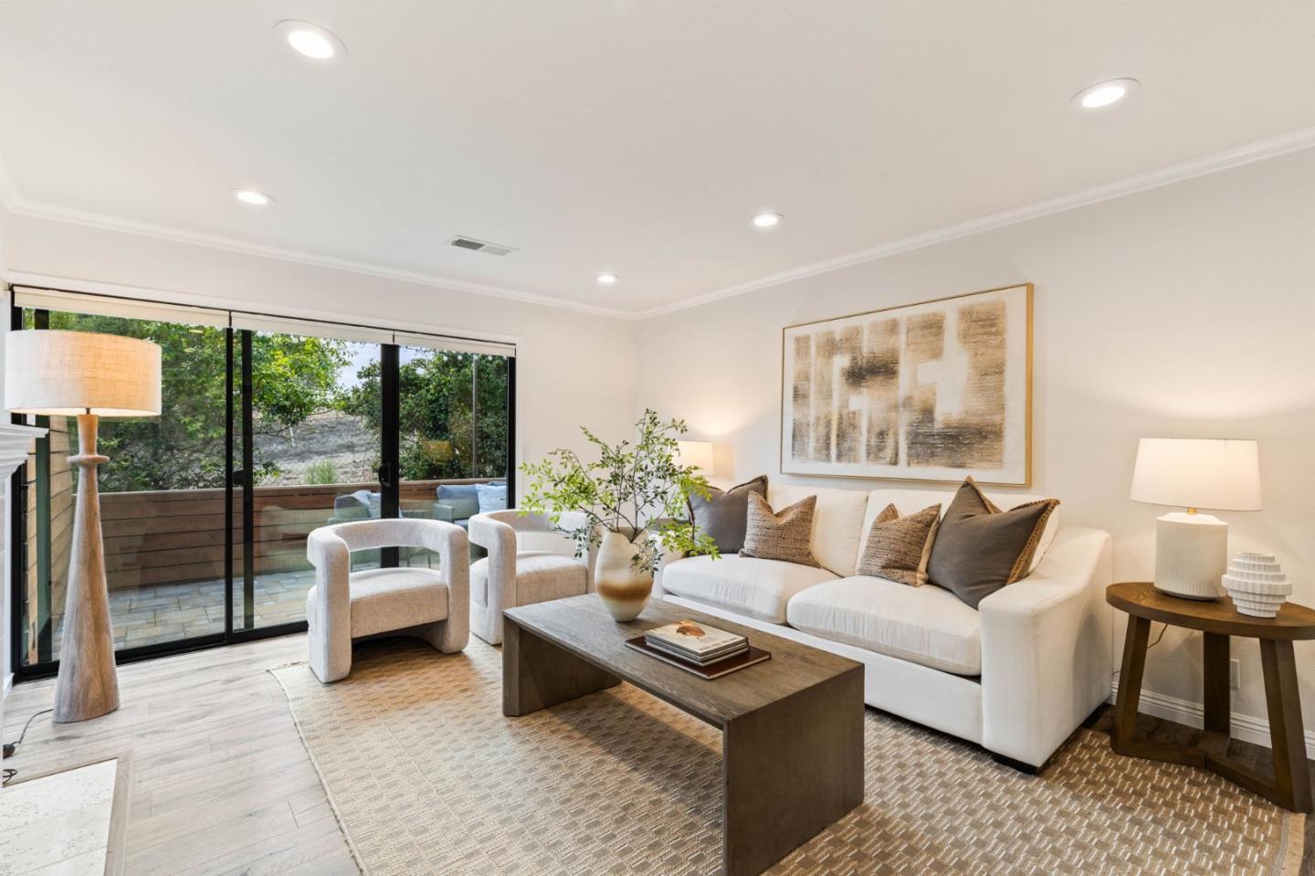 Detail Gallery Image 6 of 56 For 11 Lilly Ln, San Carlos,  CA 94070 - 3 Beds | 2/1 Baths