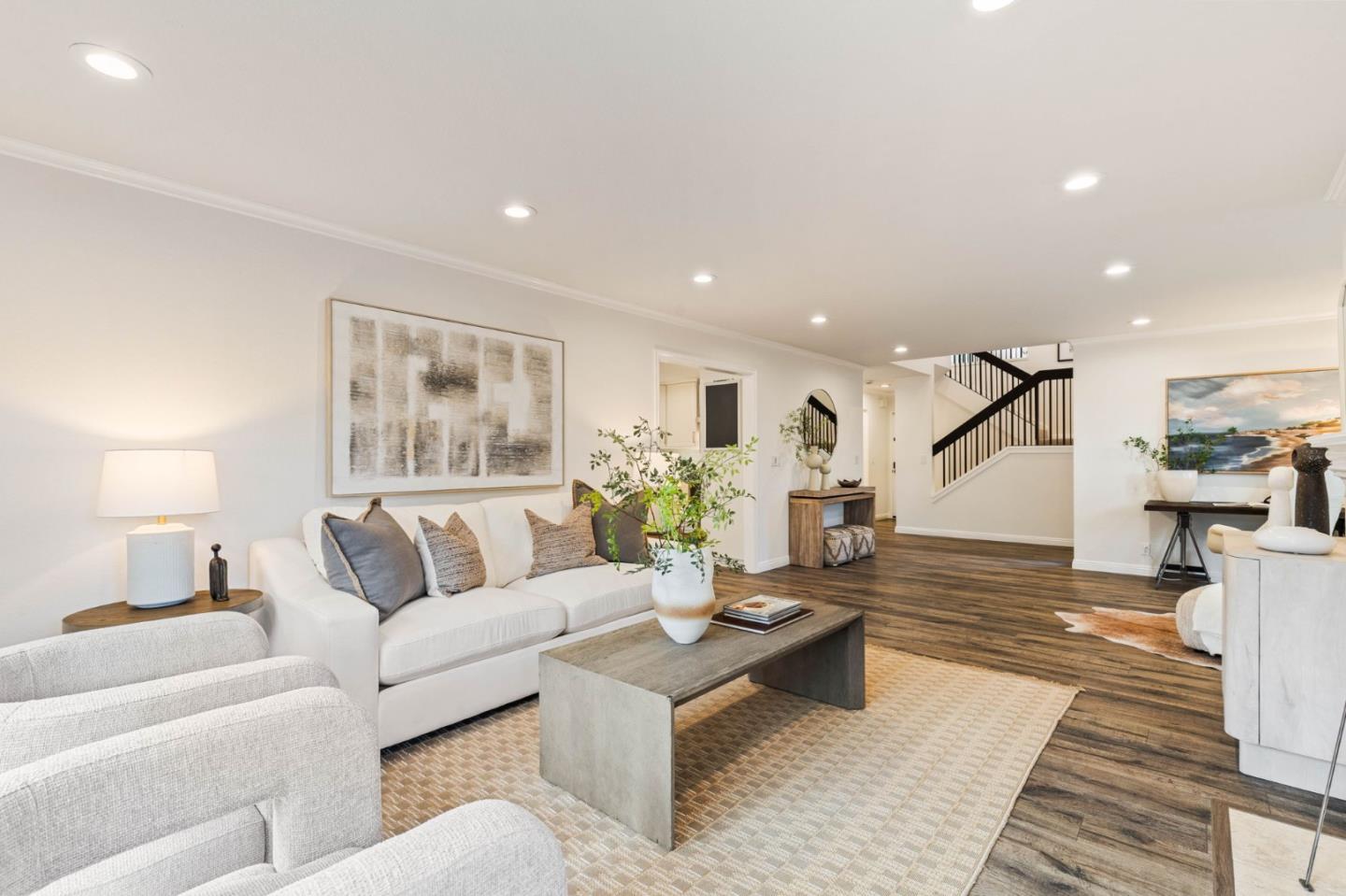 Detail Gallery Image 7 of 56 For 11 Lilly Ln, San Carlos,  CA 94070 - 3 Beds | 2/1 Baths