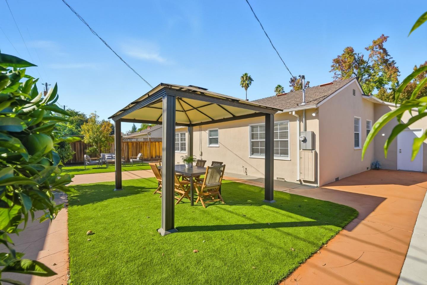 Detail Gallery Image 18 of 34 For 2214 Peachtree Ln, San Jose,  CA 95128 - 2 Beds | 1 Baths