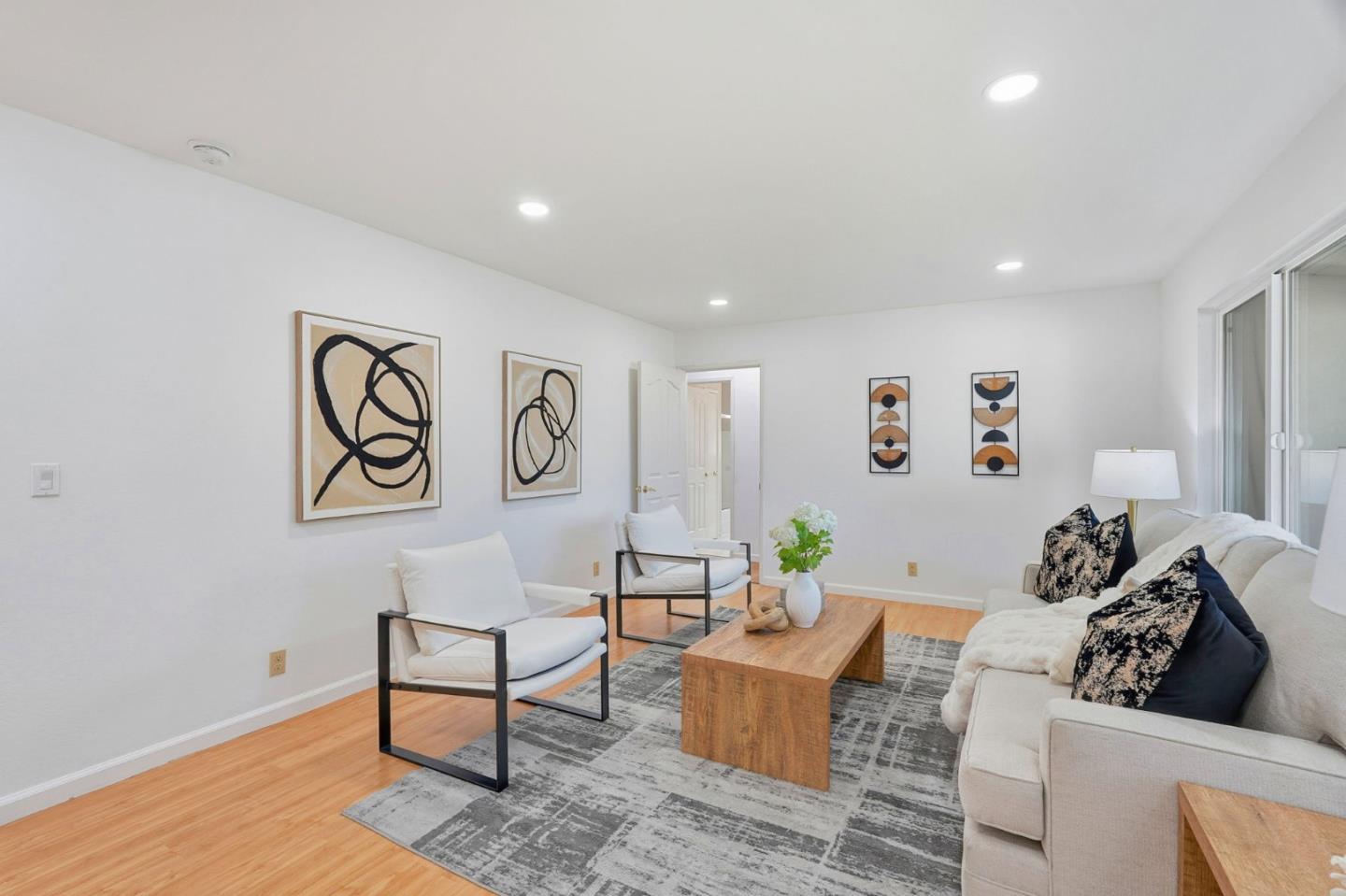 Detail Gallery Image 6 of 39 For 1021-1023 Golf Ct, Mountain View,  CA 94040 - – Beds | – Baths