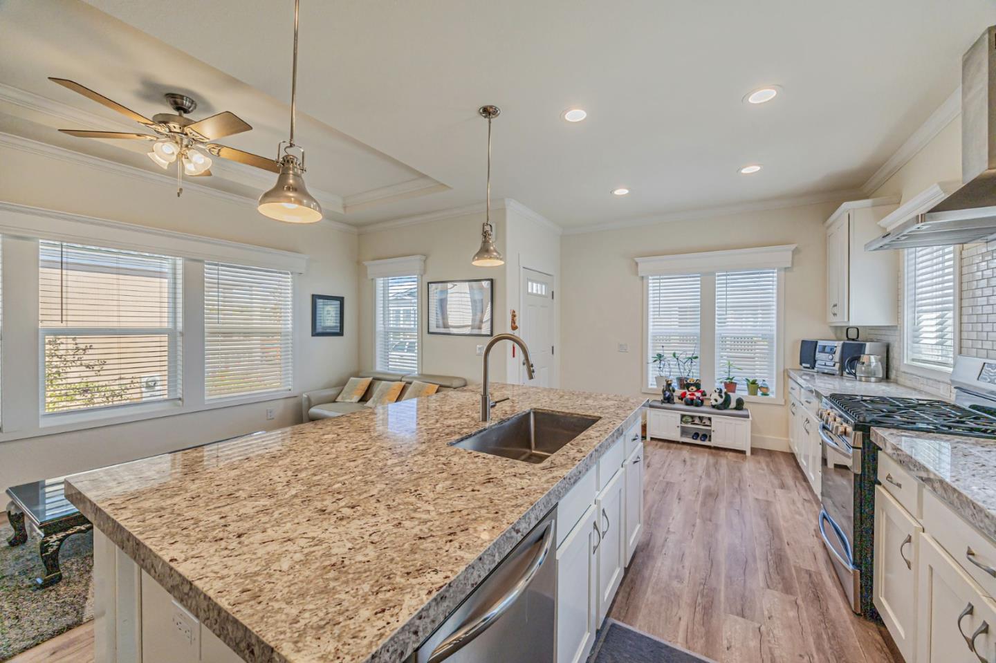 Detail Gallery Image 10 of 31 For 433 Sylvan Ave #113,  Mountain View,  CA 94041 - 2 Beds | 2 Baths