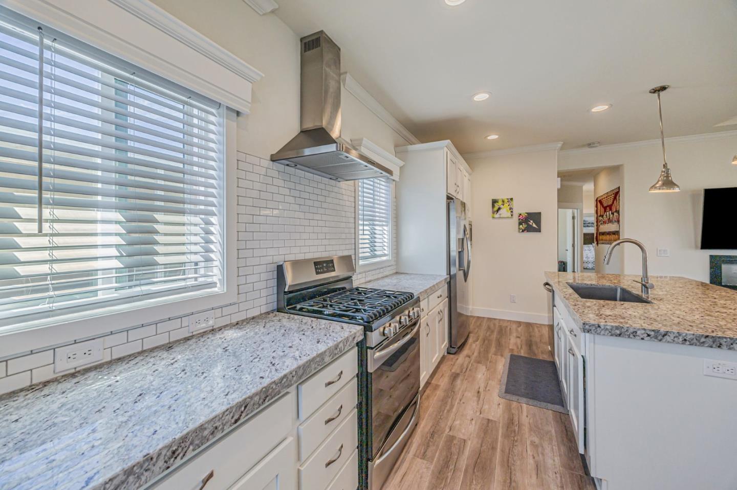 Detail Gallery Image 9 of 31 For 433 Sylvan Ave #113,  Mountain View,  CA 94041 - 2 Beds | 2 Baths