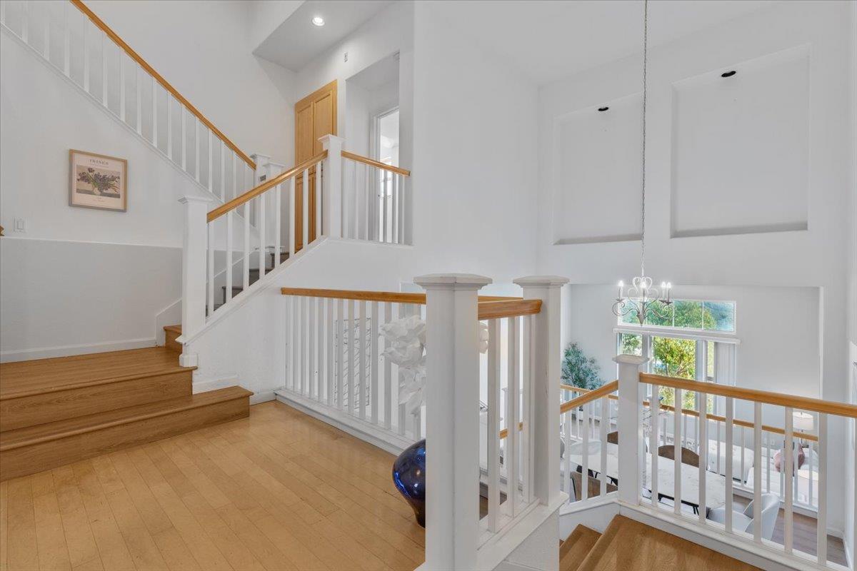 Detail Gallery Image 13 of 39 For 133 Cliff Swallow Ct, Brisbane,  CA 94005 - 3 Beds | 2/1 Baths