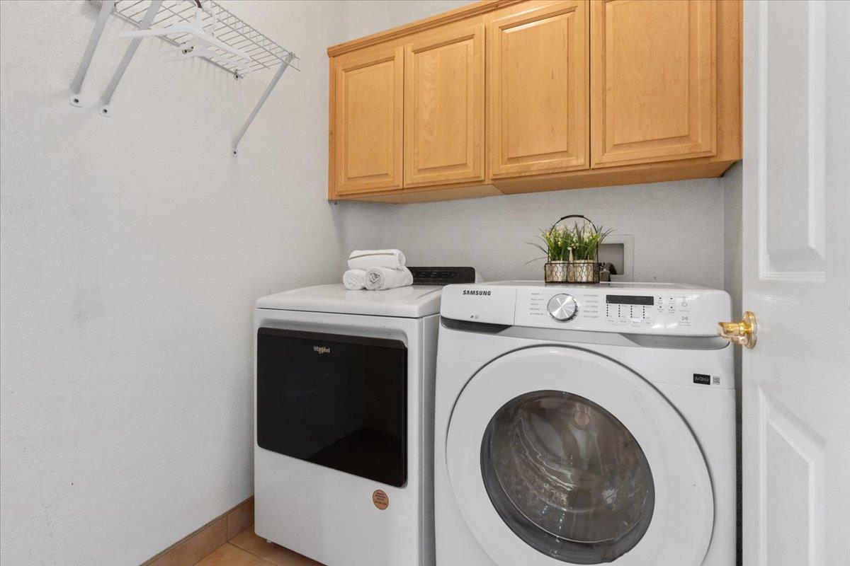 Detail Gallery Image 17 of 39 For 133 Cliff Swallow Ct, Brisbane,  CA 94005 - 3 Beds | 2/1 Baths